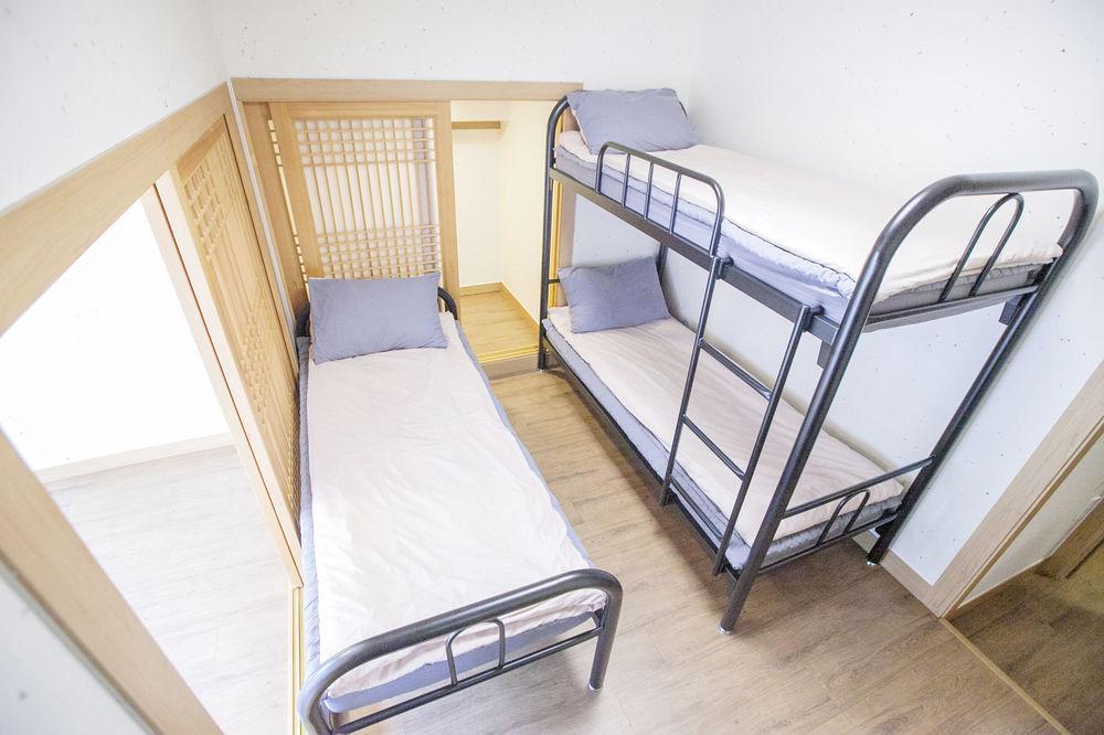Guest house The Blossom Yeonnam Seoul